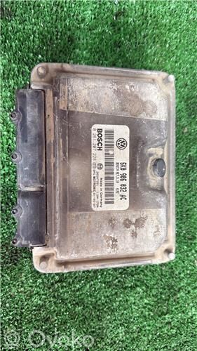 Komputer / Sterownik ECU silnika   6K0906032AC,261207228