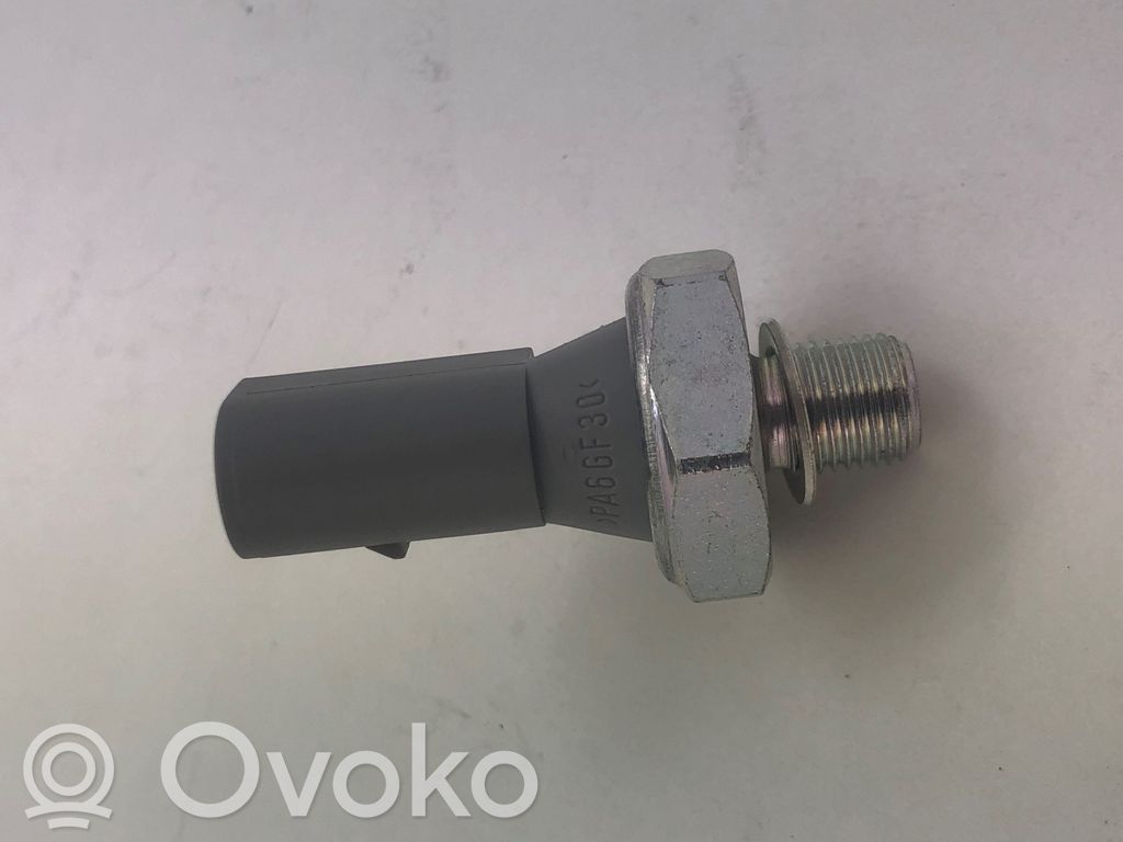 Volkswagen PASSAT B5 Oil pressure sensor 