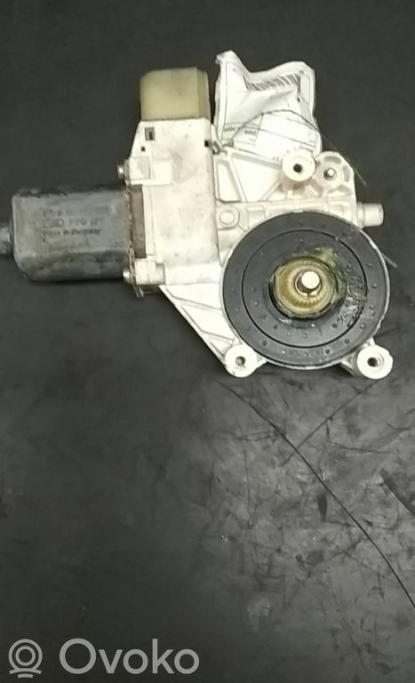BMW 3 E90 E91 Front door window regulator motor 