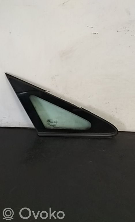 Front triangle window/glass   43R000479,E000191