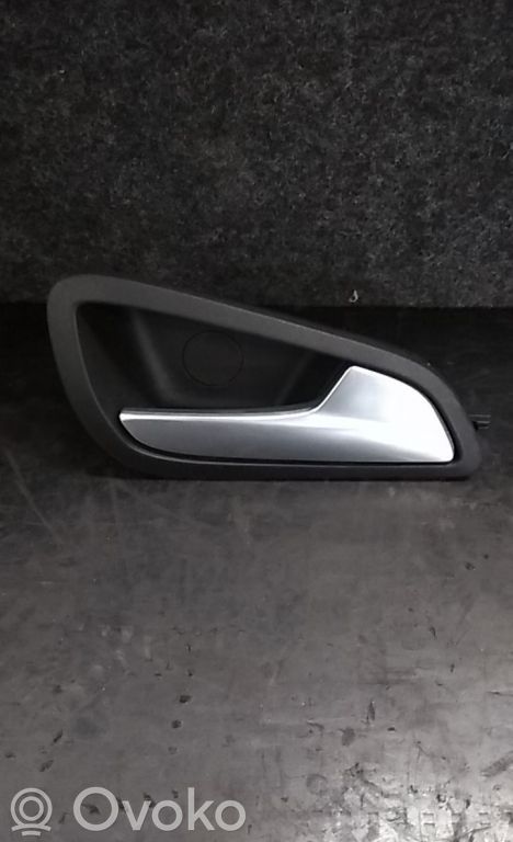 Front door exterior handle/bracket   AM51U22600