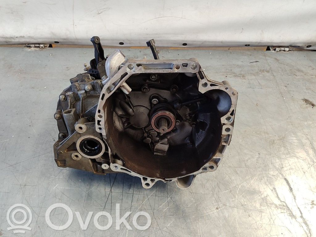 Nissan Micra K14 Cutie viteze manuală cu 5 trepte 