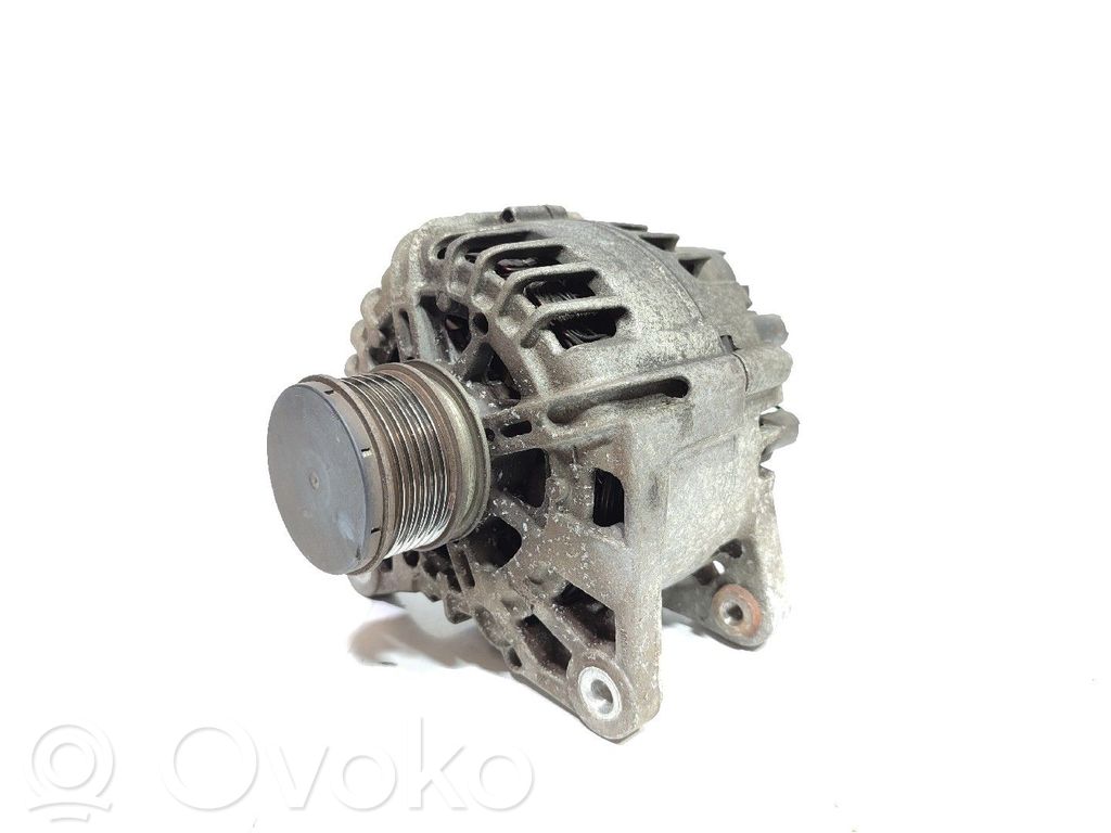 Renault Clio IV Ģenerators 