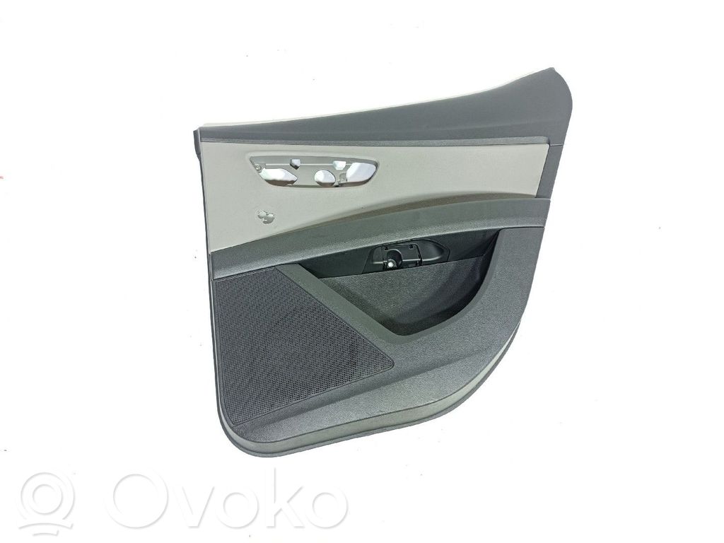 Seat Leon (5F) Takaoven verhoilu 