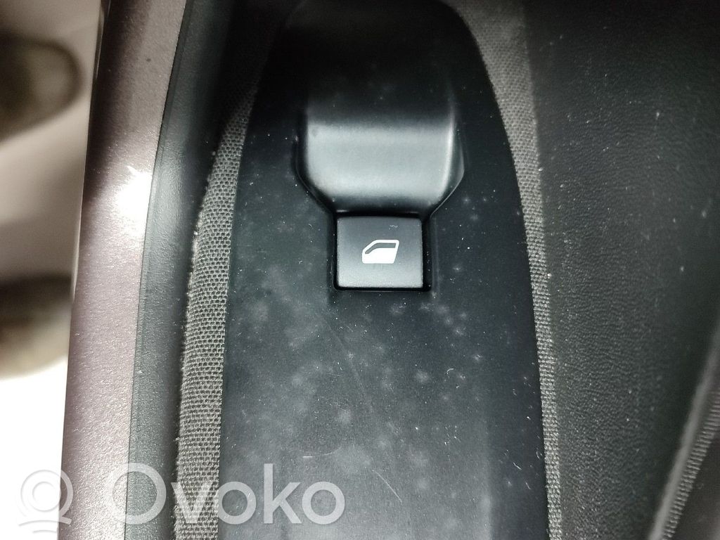 Peugeot 2008 I Przyciski szyb