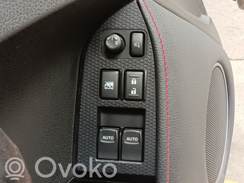 Electric window control switch   83071CA011,3652T