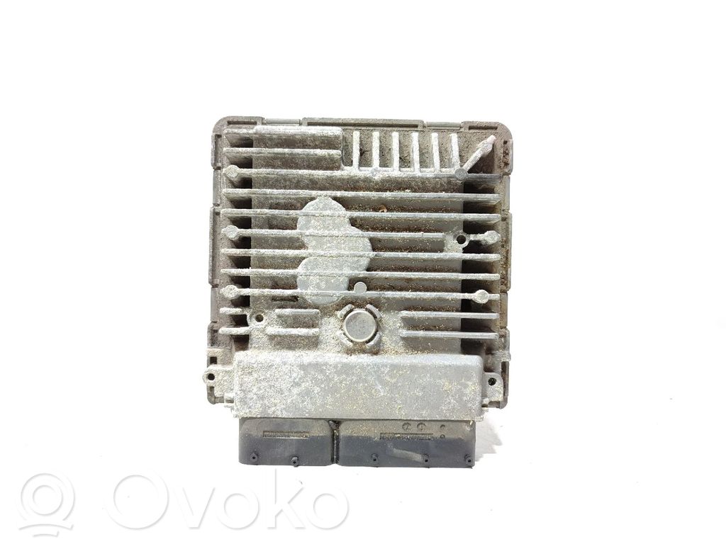 Volkswagen Golf VI Engine control unit/module 