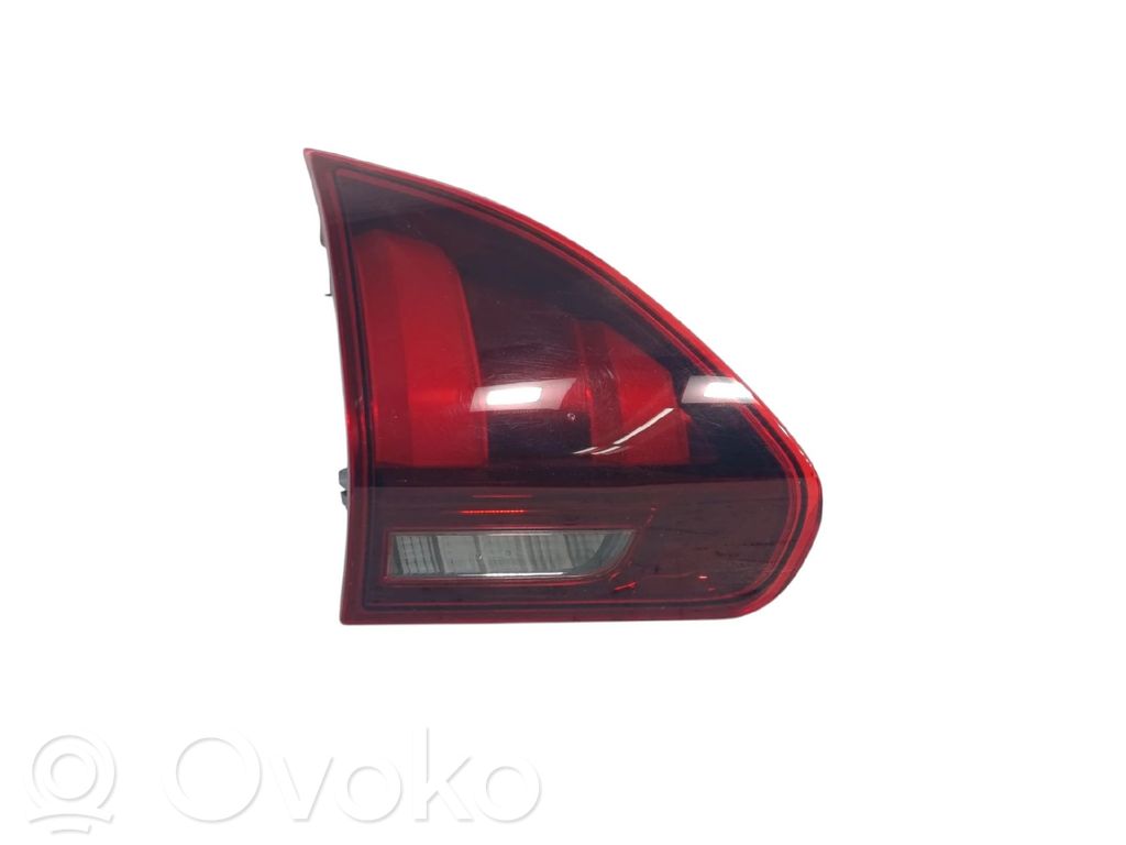 Peugeot 2008 I Luci posteriori del portellone del bagagliaio 