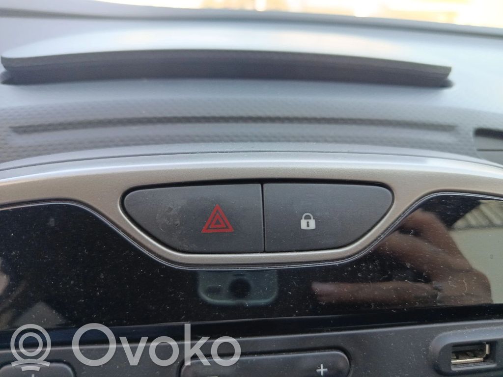 Hazard light switch