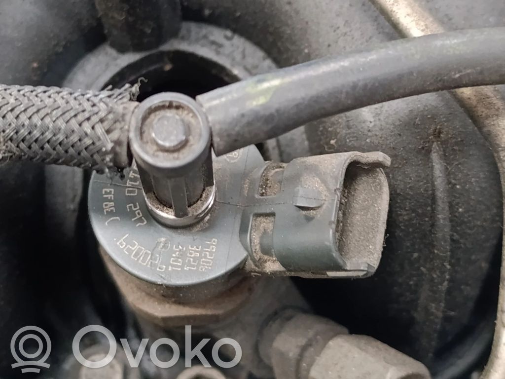 Fuel injector   920029