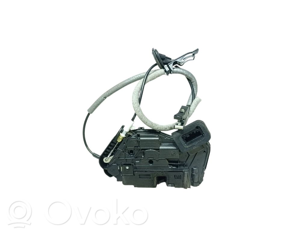 Volkswagen Polo VI Front door lock 