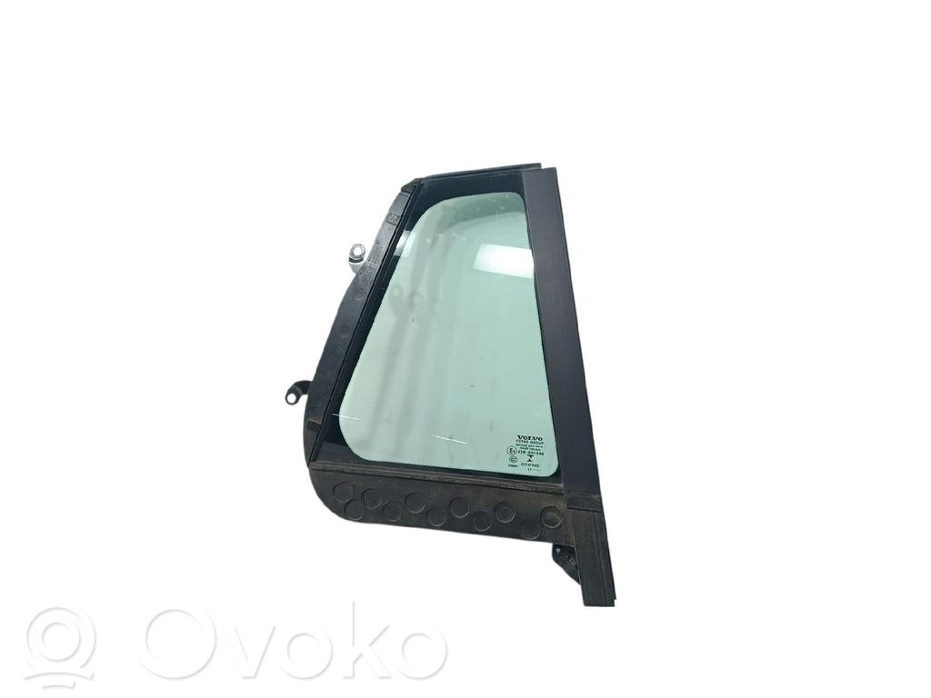 Volvo V60 Galinis šoninis kėbulo stiklas 