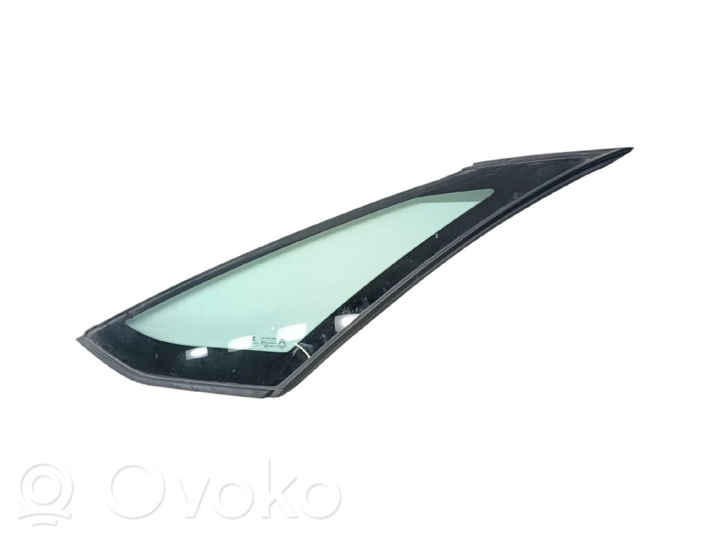 Citroen C4 II Picasso Finestrino/vetro triangolo anteriore
