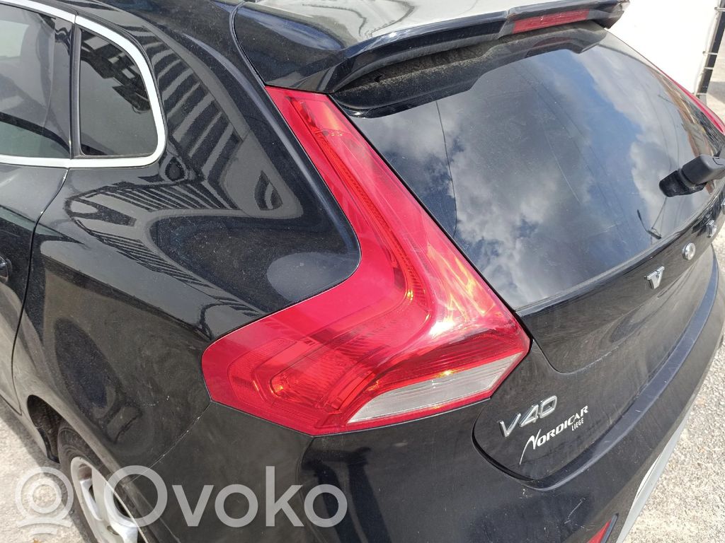 Volvo V40 Feux arrière sur hayon