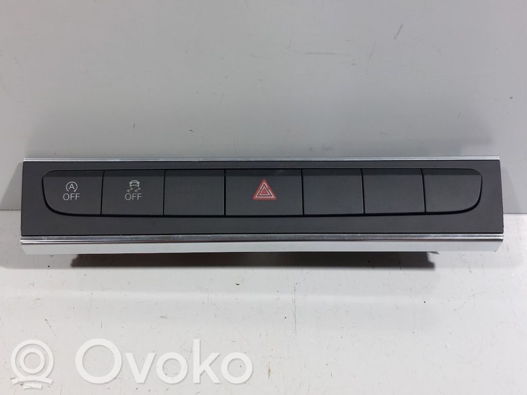 Audi A3 S3 8P Przycisk alarmu 