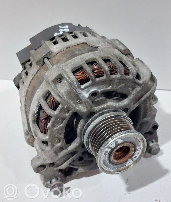 Audi A5 8T 8F Generatorius 