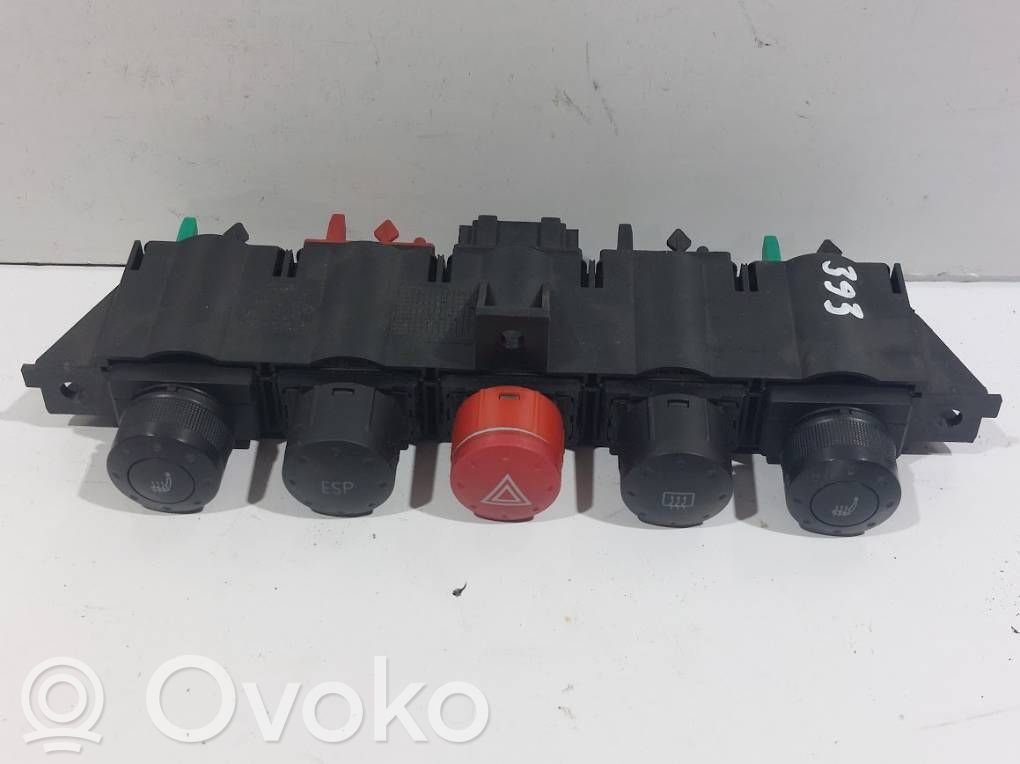 Audi TT Mk1 A set of switches 