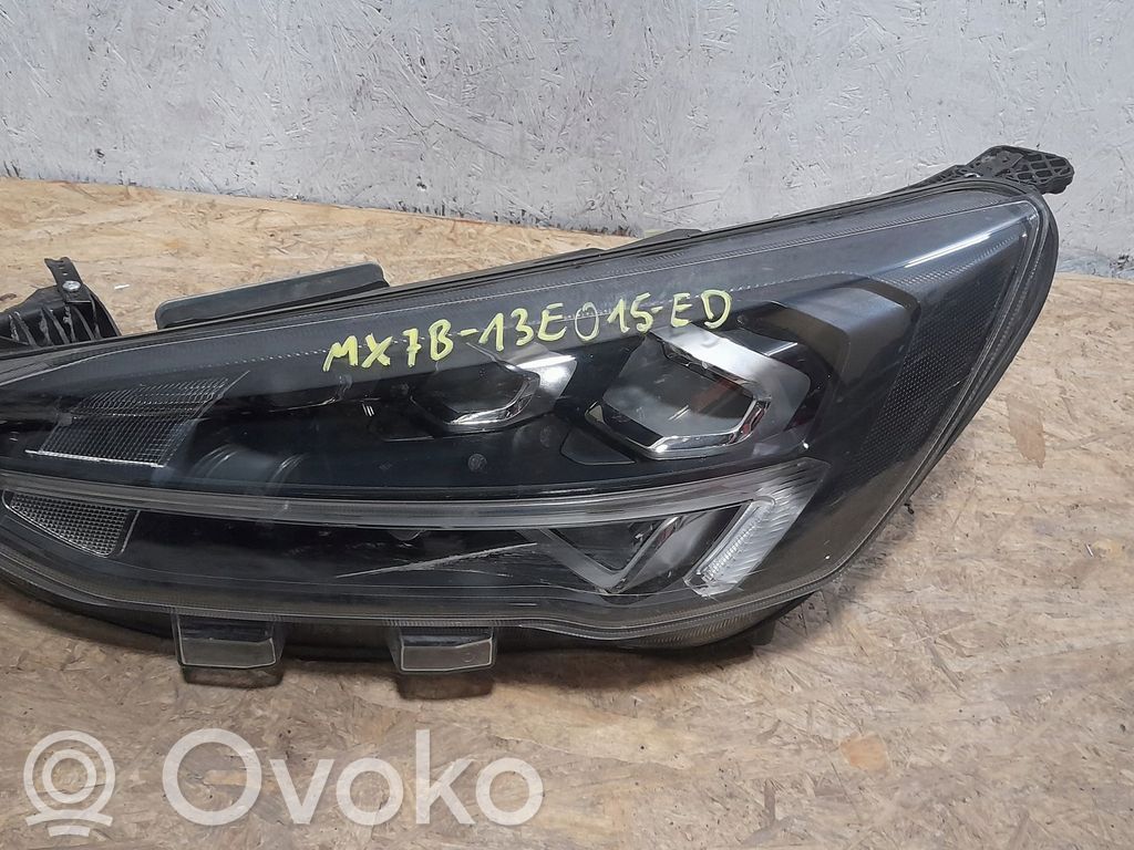 Ford Focus Headlight/headlamp 