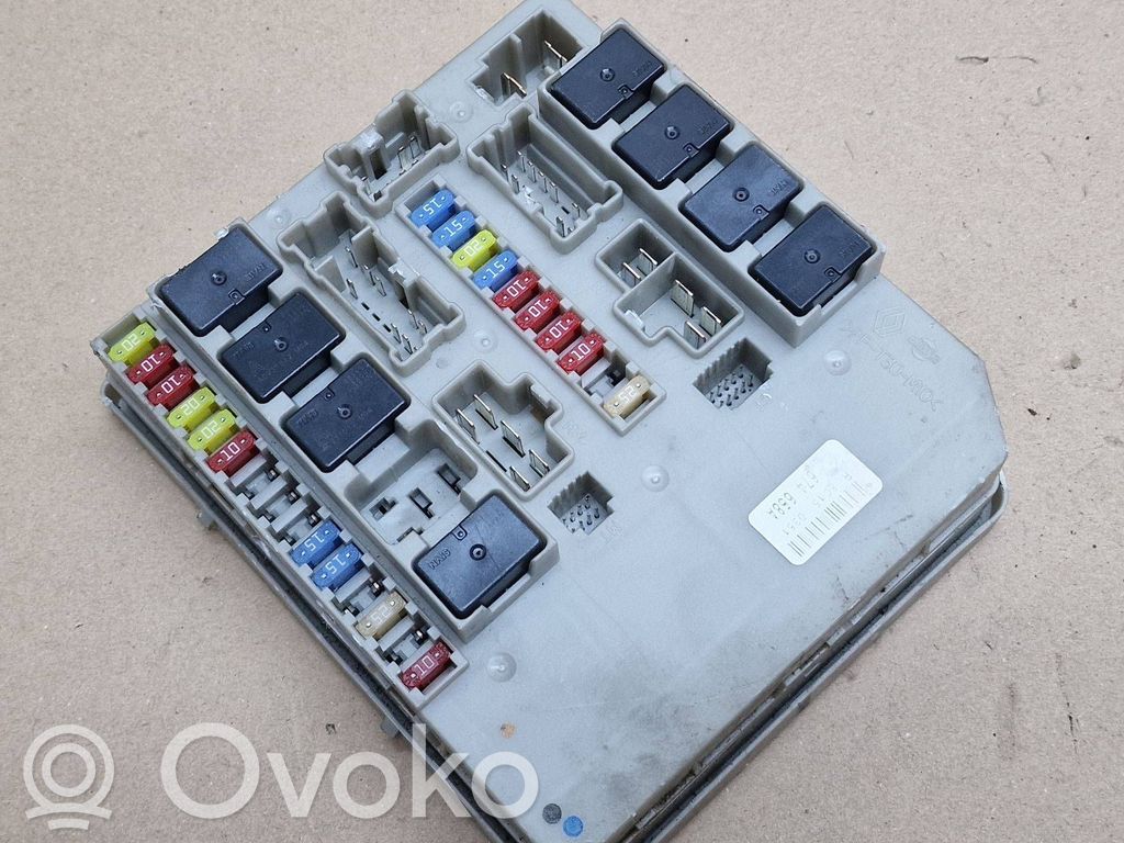 Renault Clio III Fuse module 