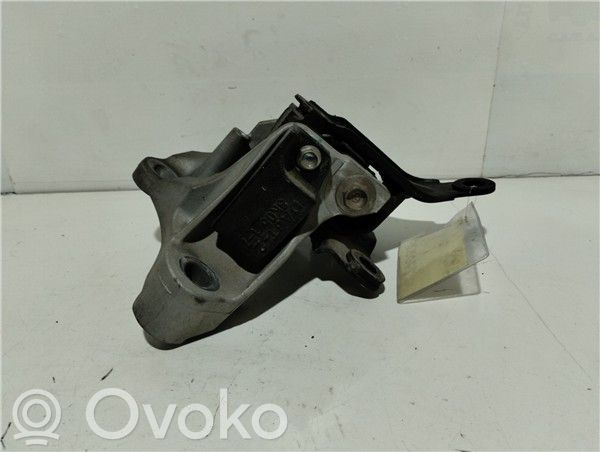 Engine mount bracket   DA6T39081