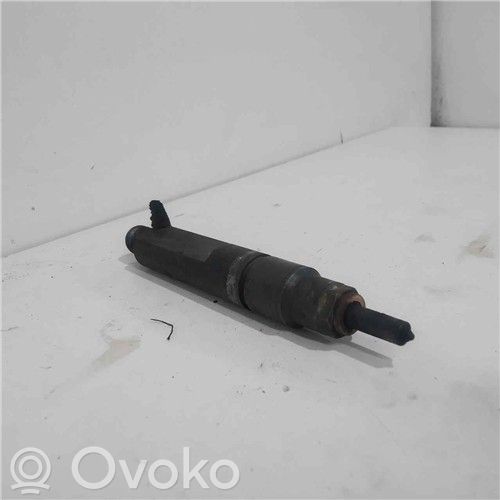 Inyector de combustible   28130201T