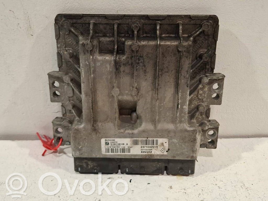 Renault Megane III Engine control unit/module 
