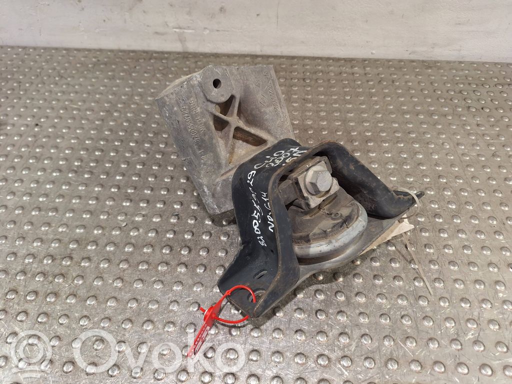 Engine mounting bracket   8200499925