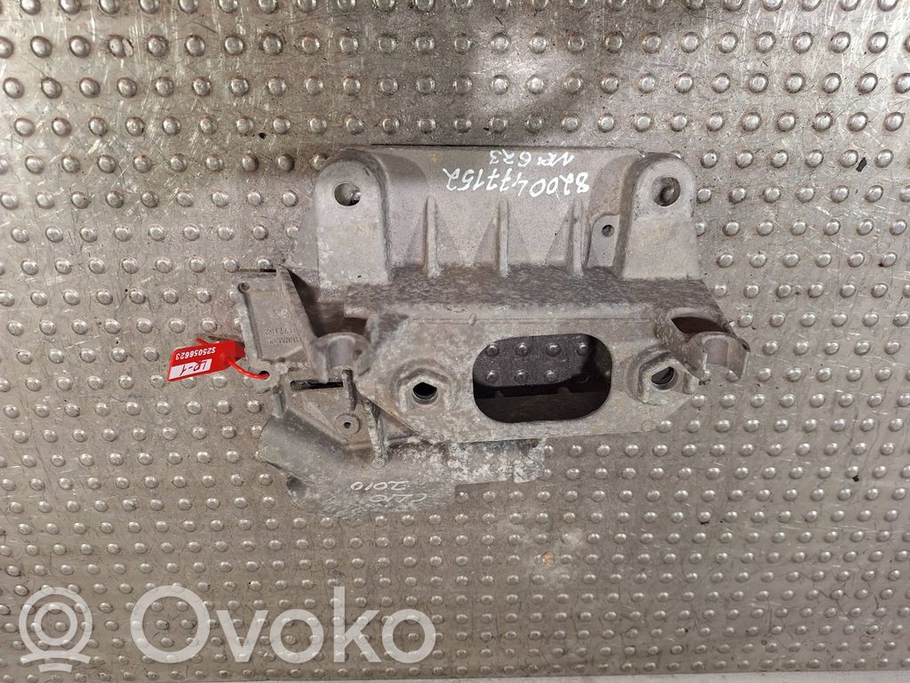 Renault Clio III Engine mounting bracket 
