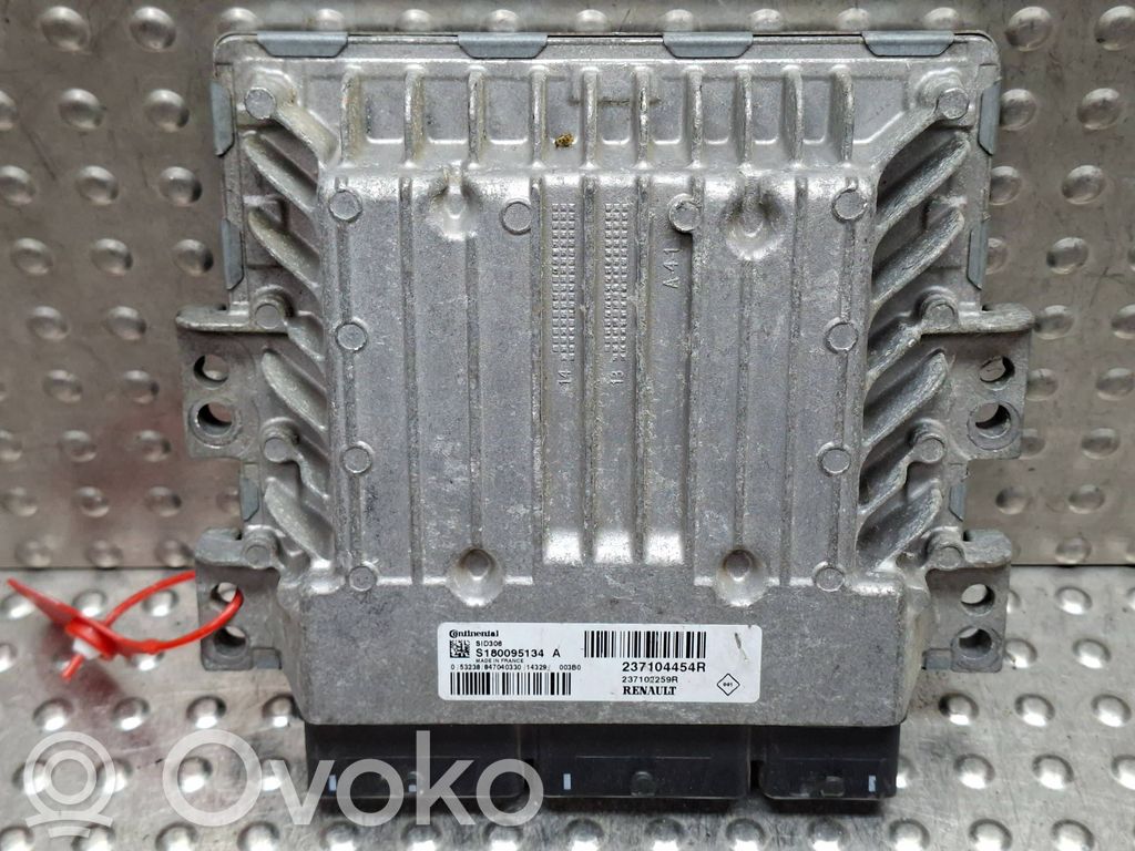 Dacia Duster Engine control unit/module 