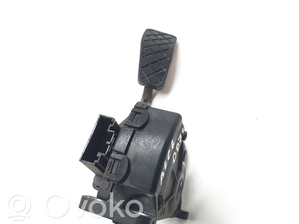 Audi A6 S6 C6 4F Pedał gazu / przyspieszenia 