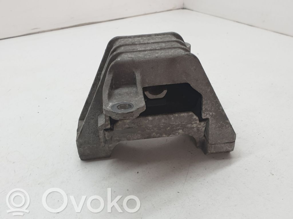 Opel Vectra C Engine mount bracket 