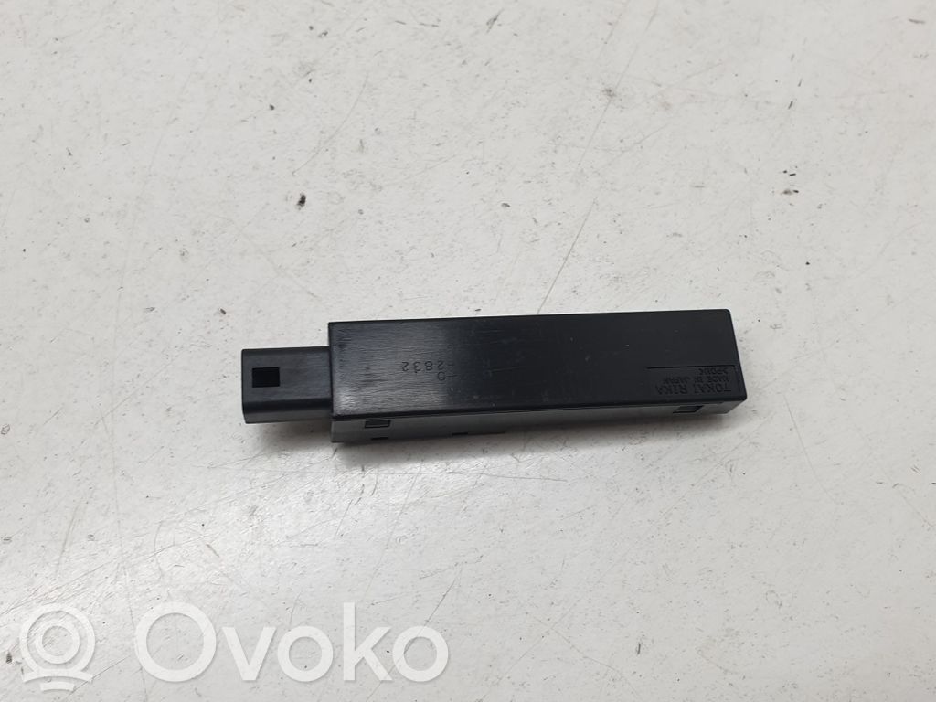 Toyota Auris 150 Aerial antenna amplifier 
