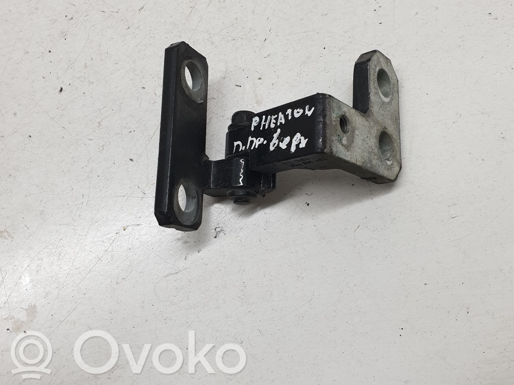 Volkswagen Phaeton Front door upper hinge 