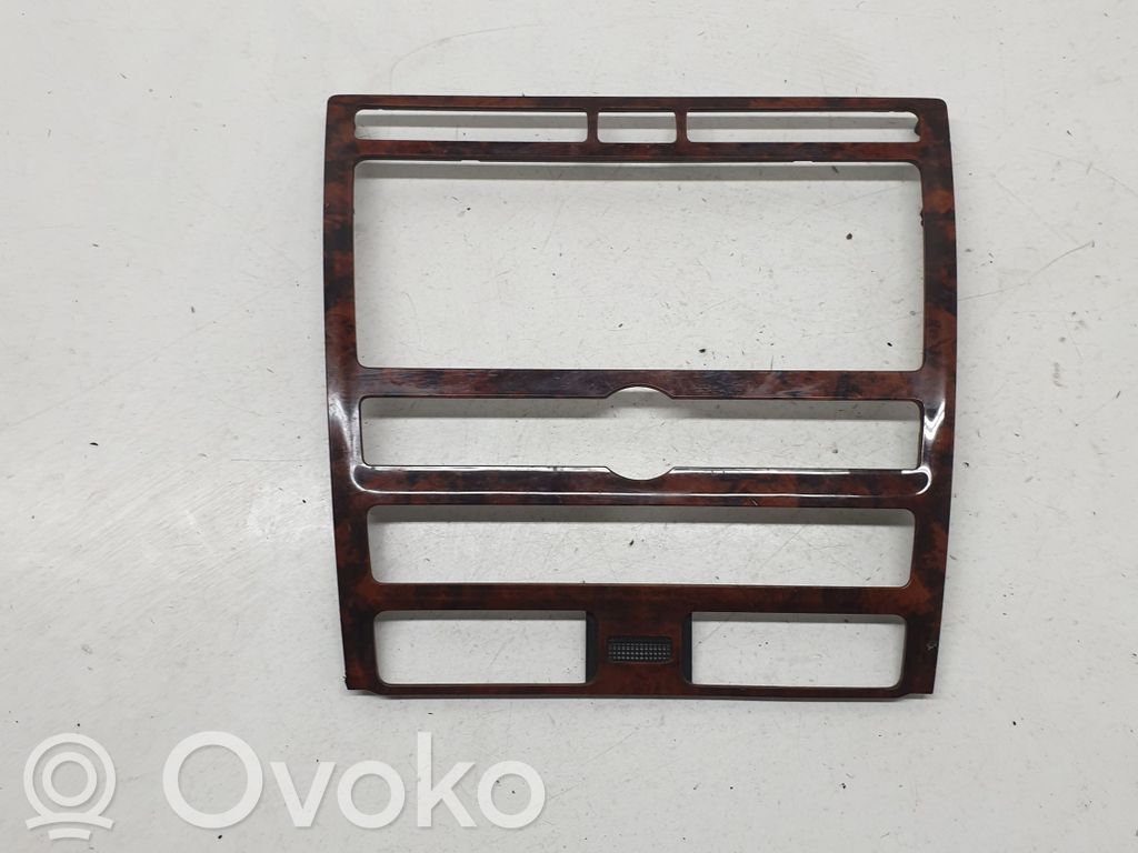 Volkswagen Phaeton Konsola środkowa / Radio / GPS 