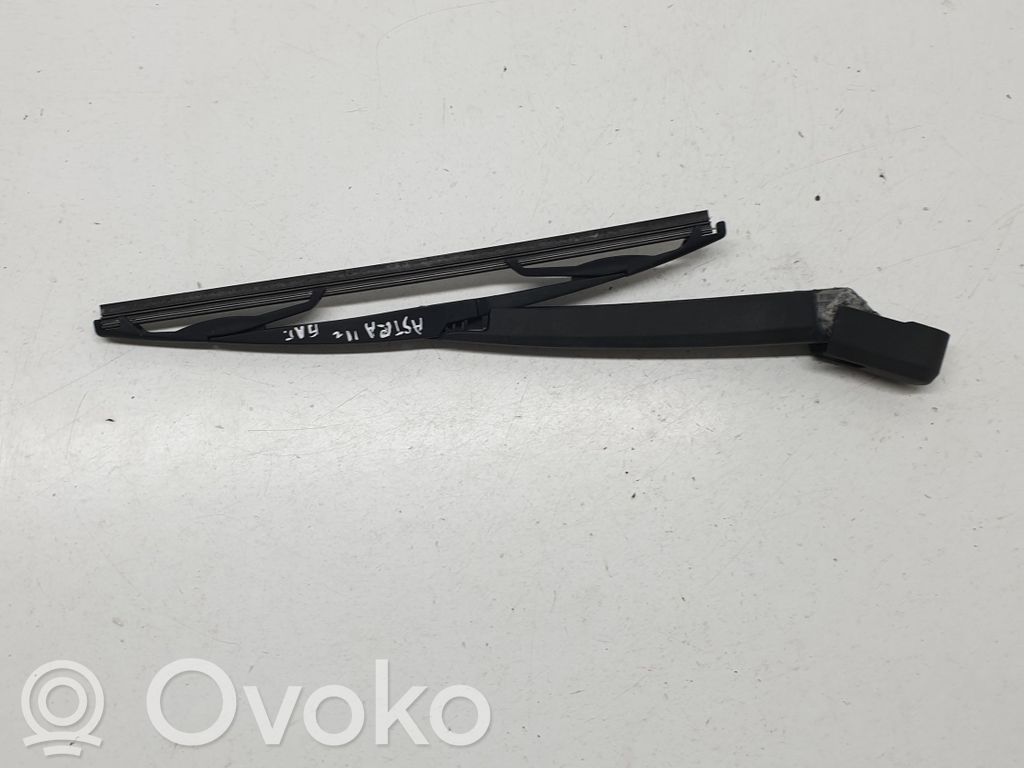 Opel Astra J Ramię wycieraczki szyby tylnej 