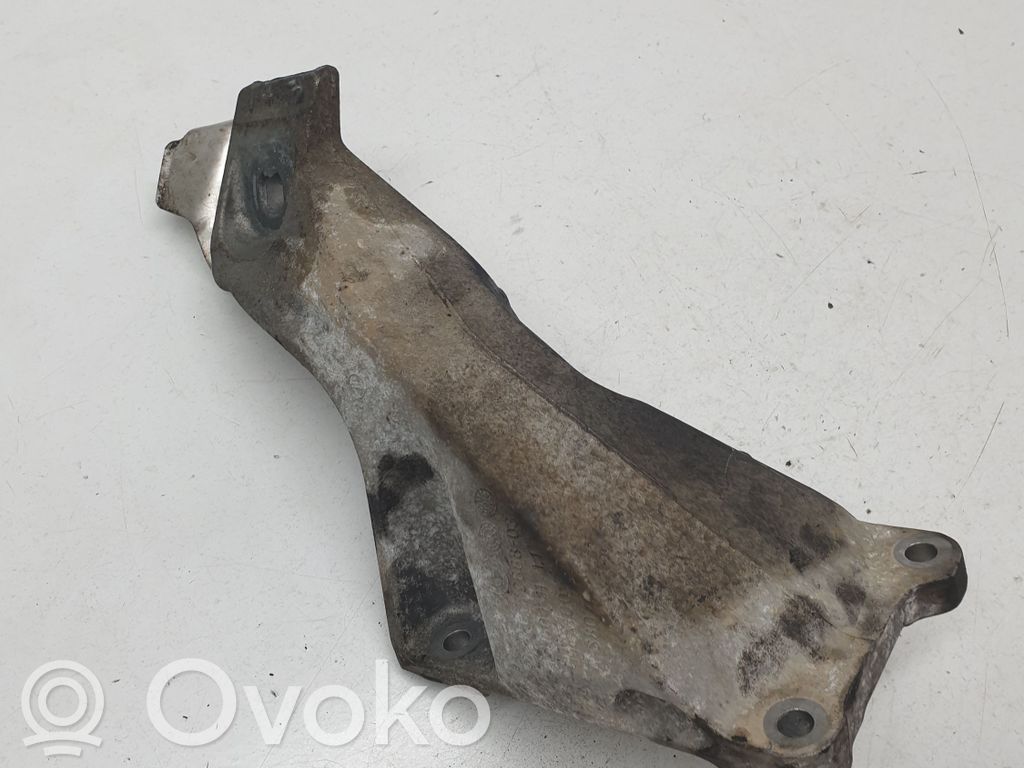 BMW X5 E70 Engine mounting bracket 