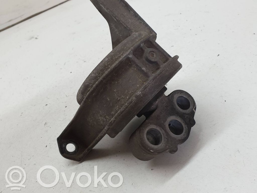 Engine mount bracket   90539246,5684055