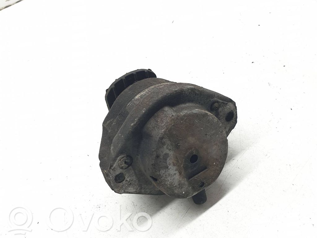 BMW 5 E60 E61 Engine mount bracket 