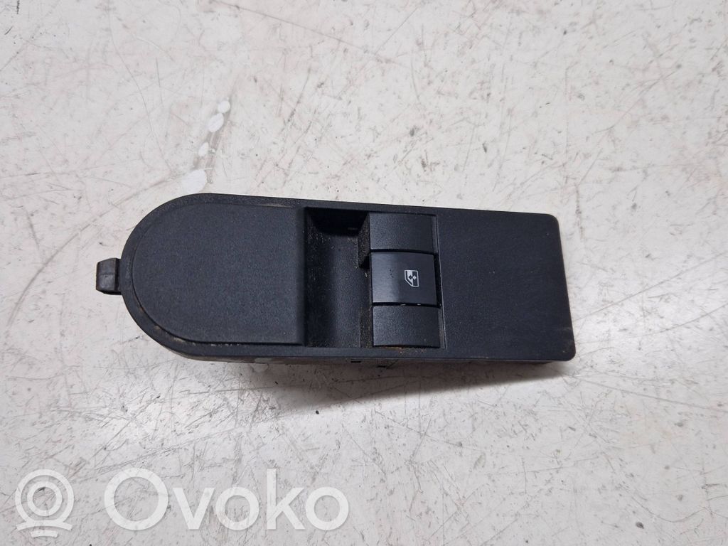 Opel Zafira B Electric window control switch 