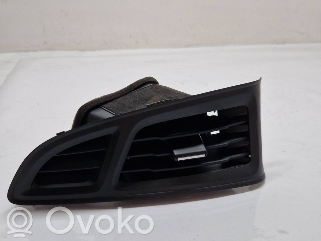 Ford Focus Dashboard side air vent grill/cover trim 