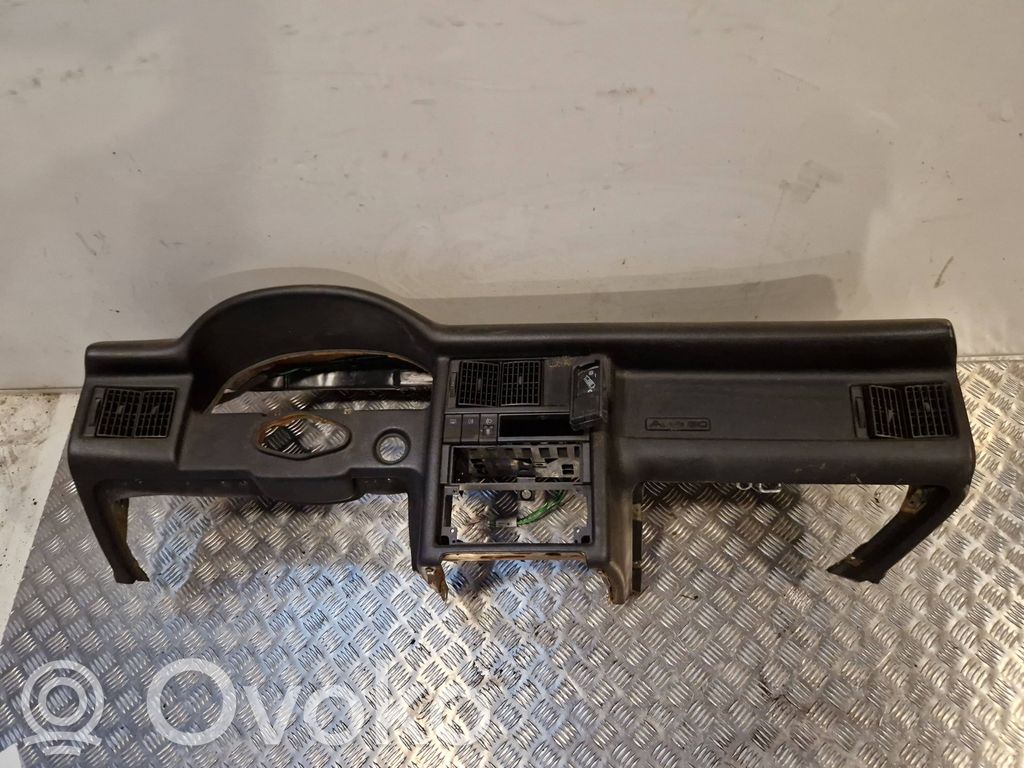 Audi 80 90 B3 Panelis 