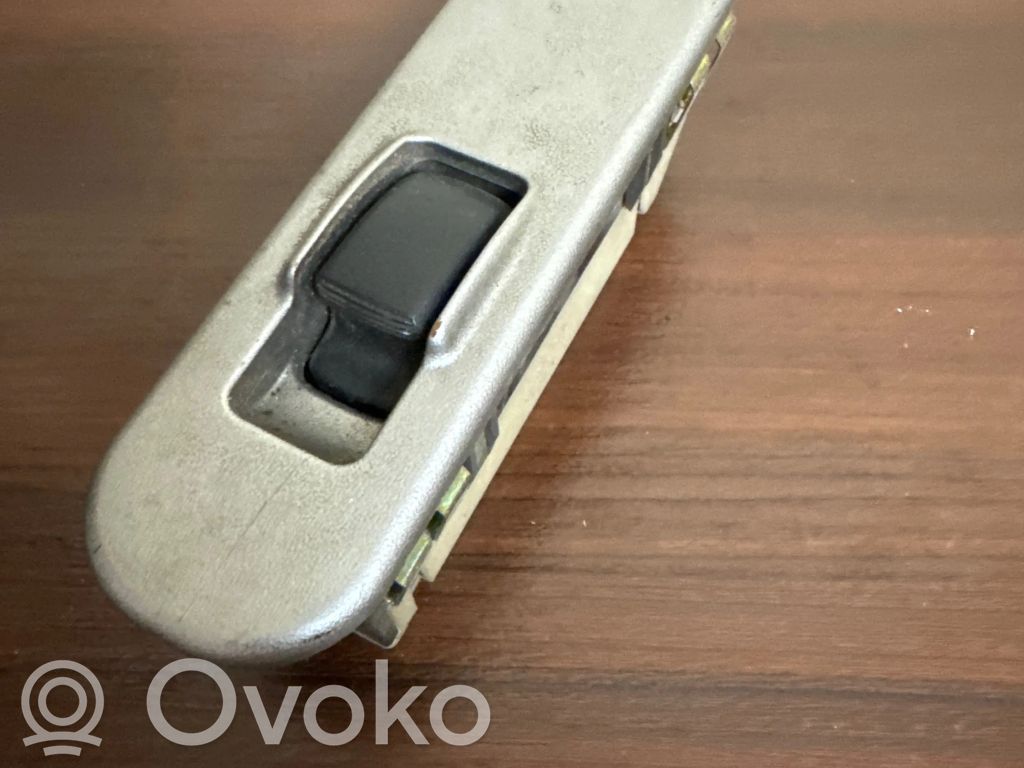 Mitsubishi L200 Electric window control switch 