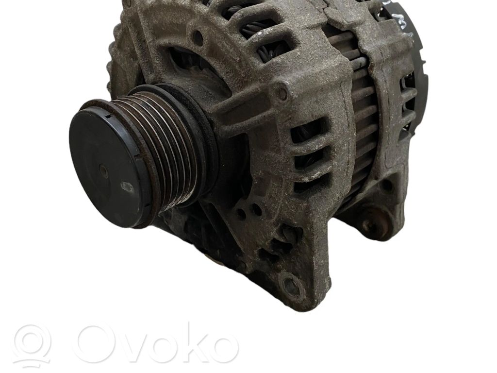 Volkswagen PASSAT B7 Ģenerators 