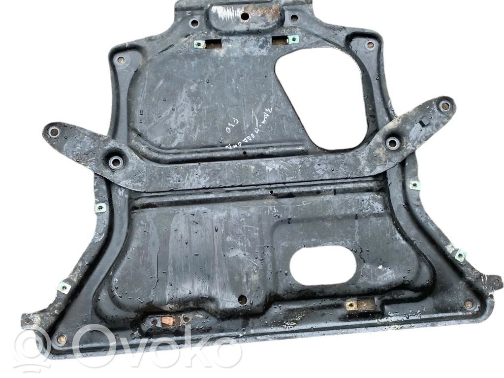 Osłona dolna silnika   6860841