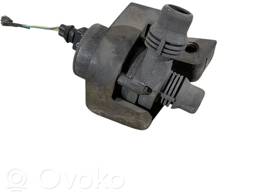 BMW X5 E53 Pompe à eau de liquide de refroidissement 