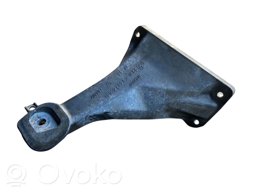 BMW X5 E53 Engine mounting bracket 