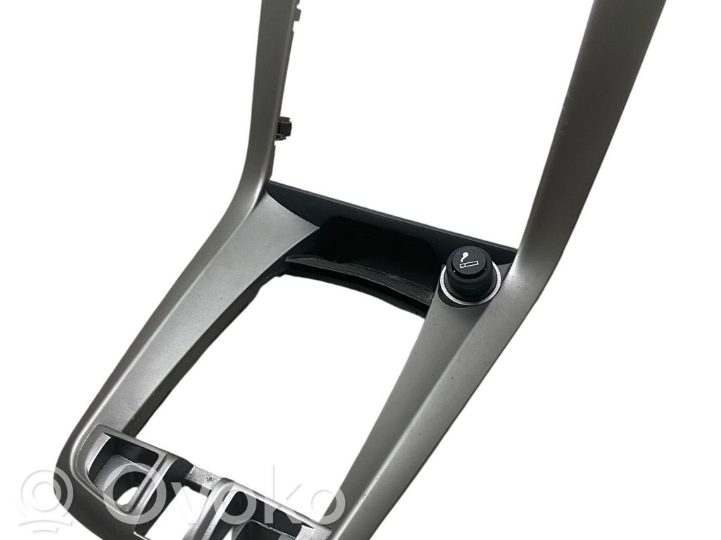 Chevrolet Captiva Rivestimento in plastica cornice della leva del cambio 