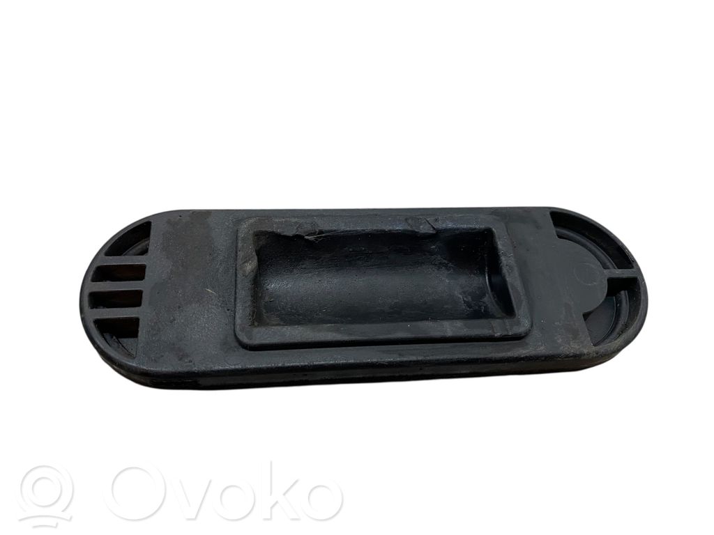 Audi TT TTS Mk2 Jacking socket point 