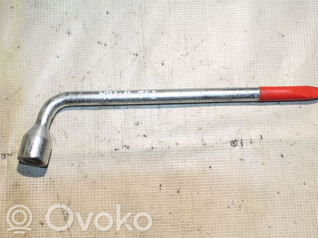 Volvo XC90 Towing hook eye 