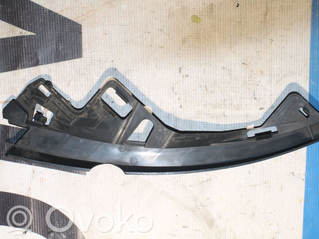 Volvo C30 Etupuskurin kannake 